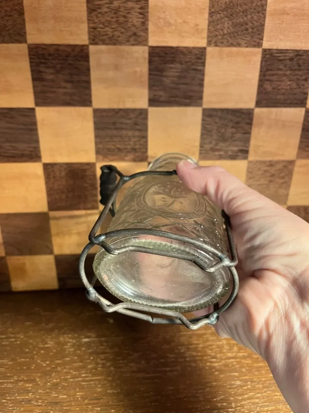 Glass Vase in Caddy A641